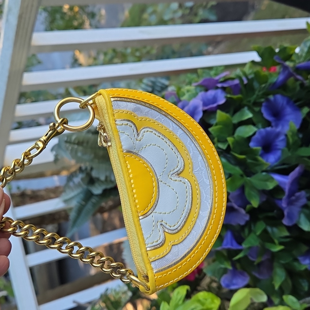 COACH Daisy Floral Coin Purse - Picture 4 of 8